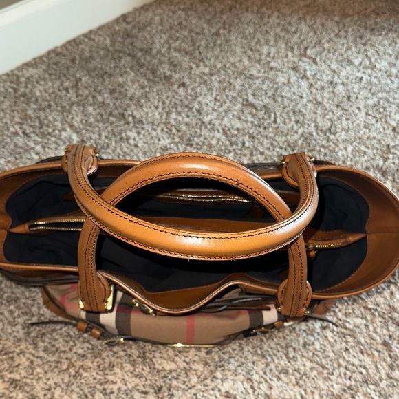 Burberry Lynher Bridle Tote Bag with COA - Hot for Fall!! - Picture 12 of 16